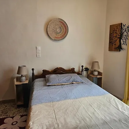 Traditional Stone House With Breathtaking View. Hébergement de vacances